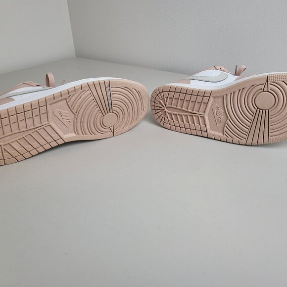 Air Jordan 1 Low Crimson Tint Pink Women's size 9 - Picture 3 of 11